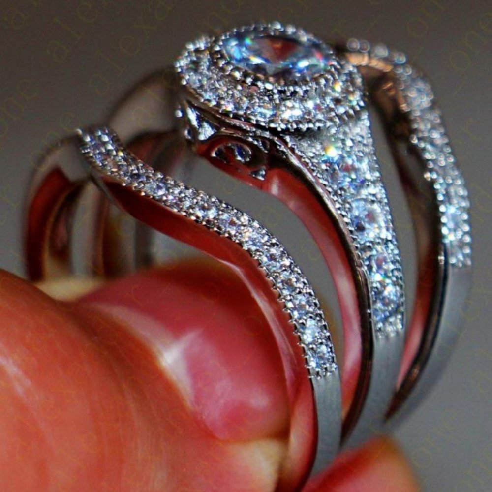 NEW 18K White Gold Diamond Halo 3 PC Ring Set - Picture 4 of 7